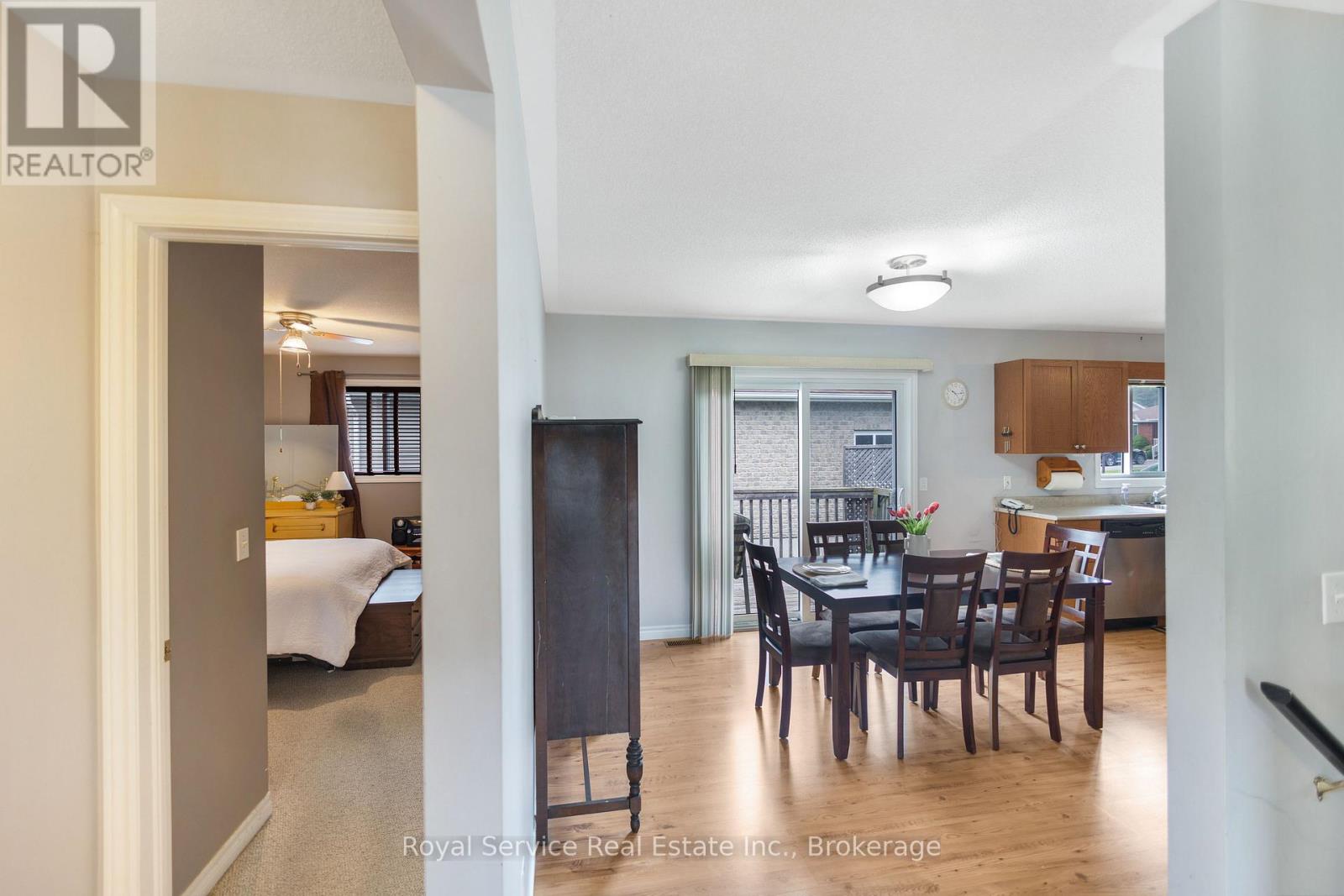 10 JANE'S COURT - Image 19