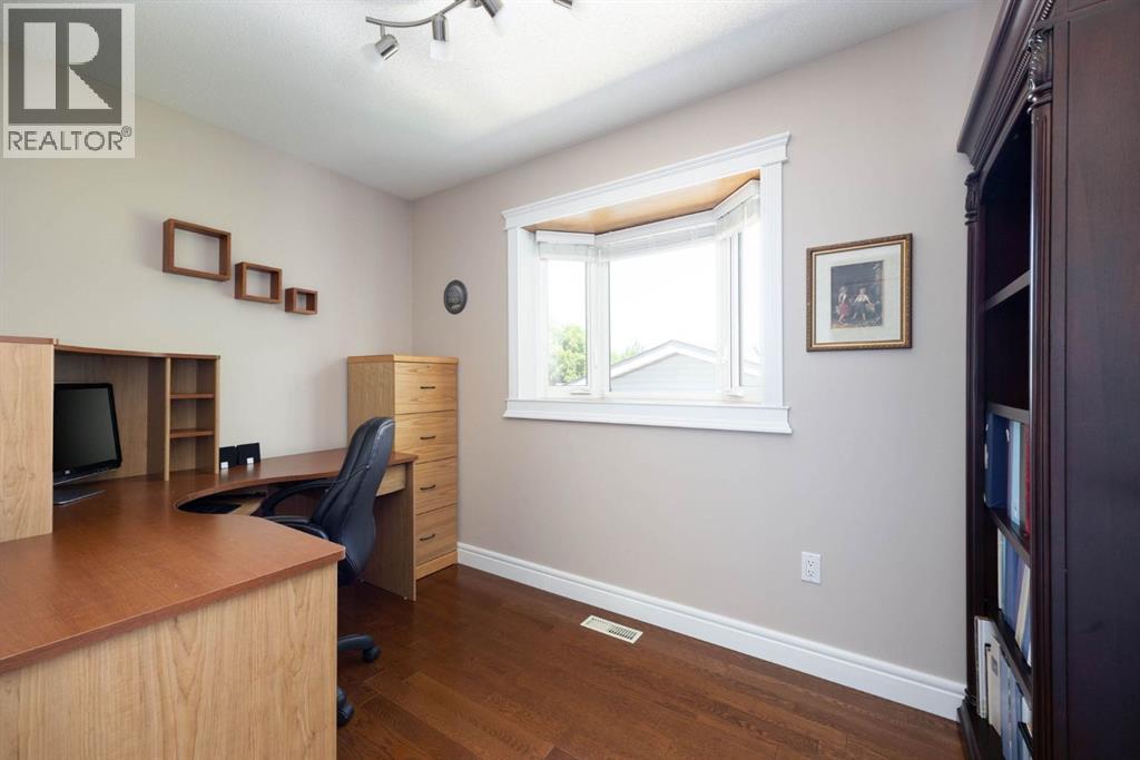 104 Royal Garden - Photo 17