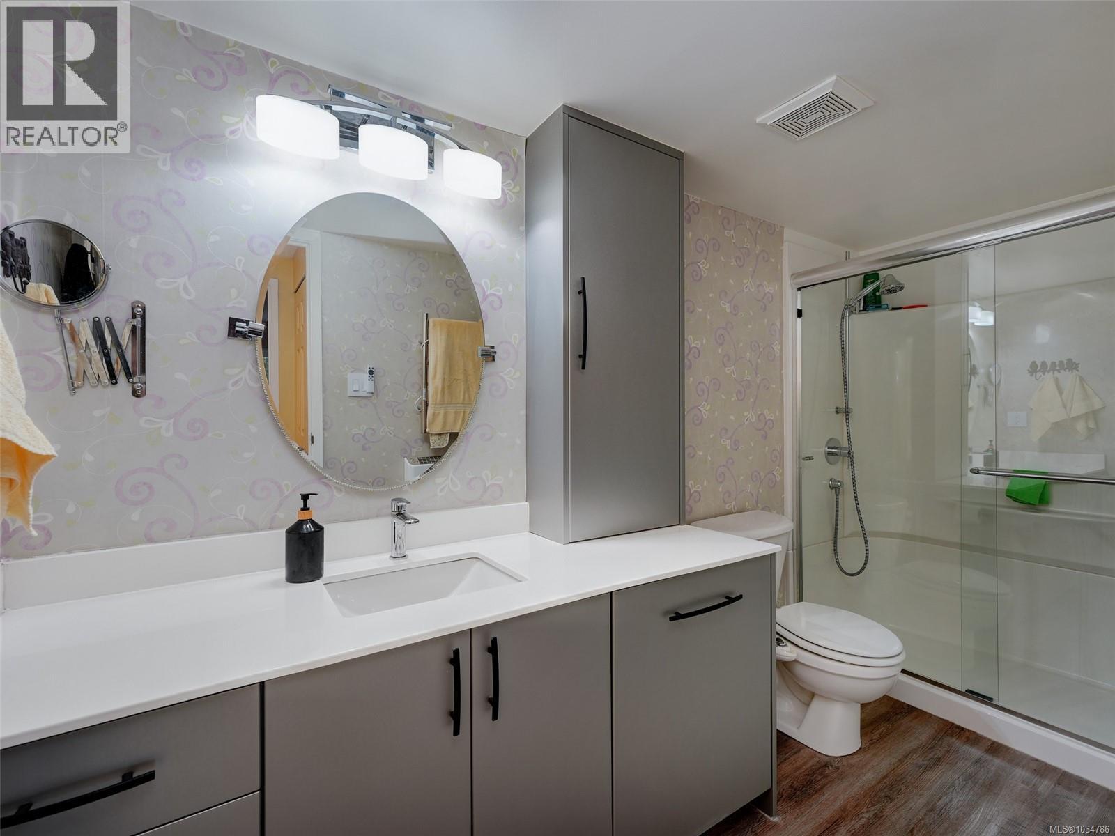 #102 3277 Quadra St - 12