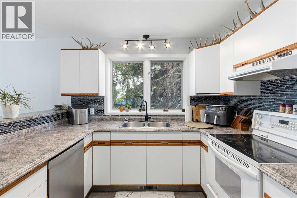 4606 33 Street - 11