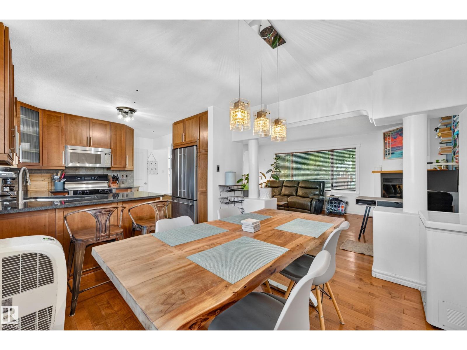 14804 95 AV NW - 17