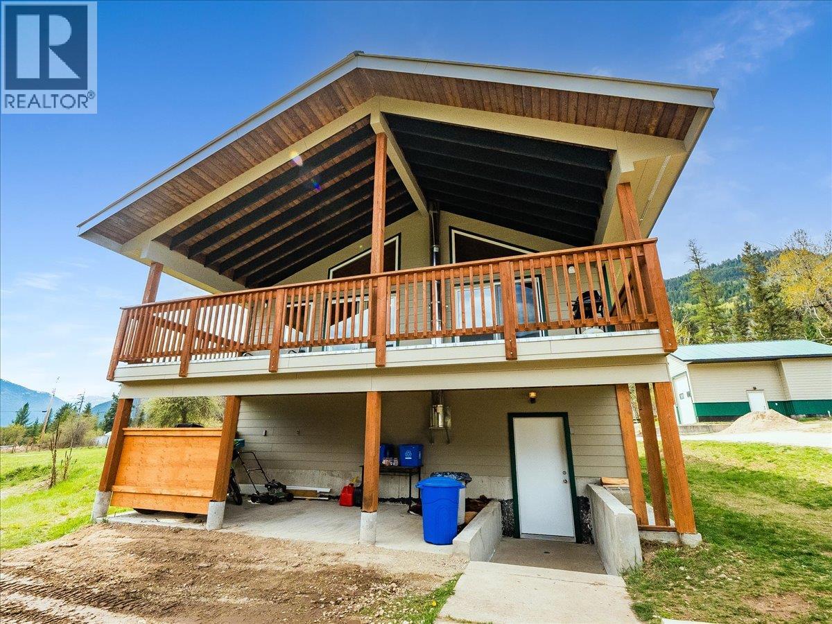 Back of main house overlooking back yard.