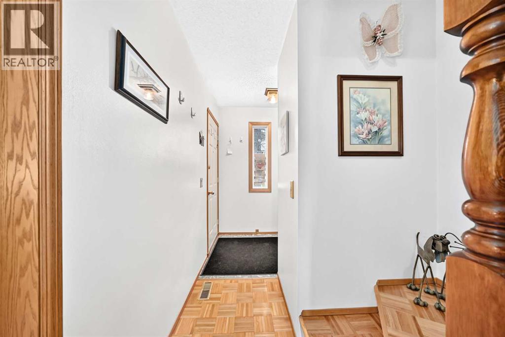 75 Cedardale Crescent Southwest - Photo 13