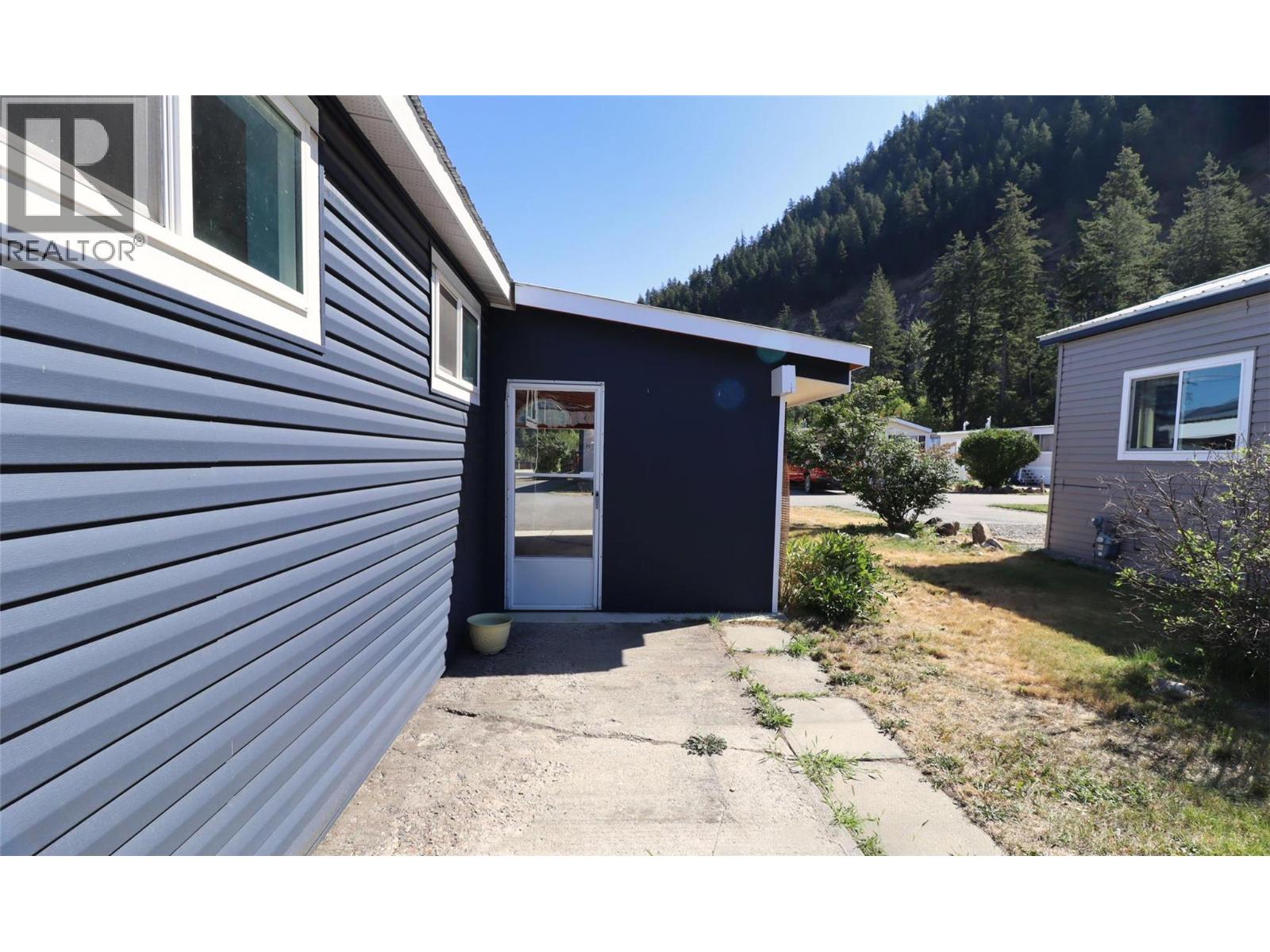 #33 1214 Okanagan Avenue - 31