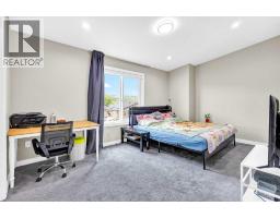 2pc Bathroom - #2, 4519 Bowness Road Nw, Calgary, AB T3B0A9 Photo 12