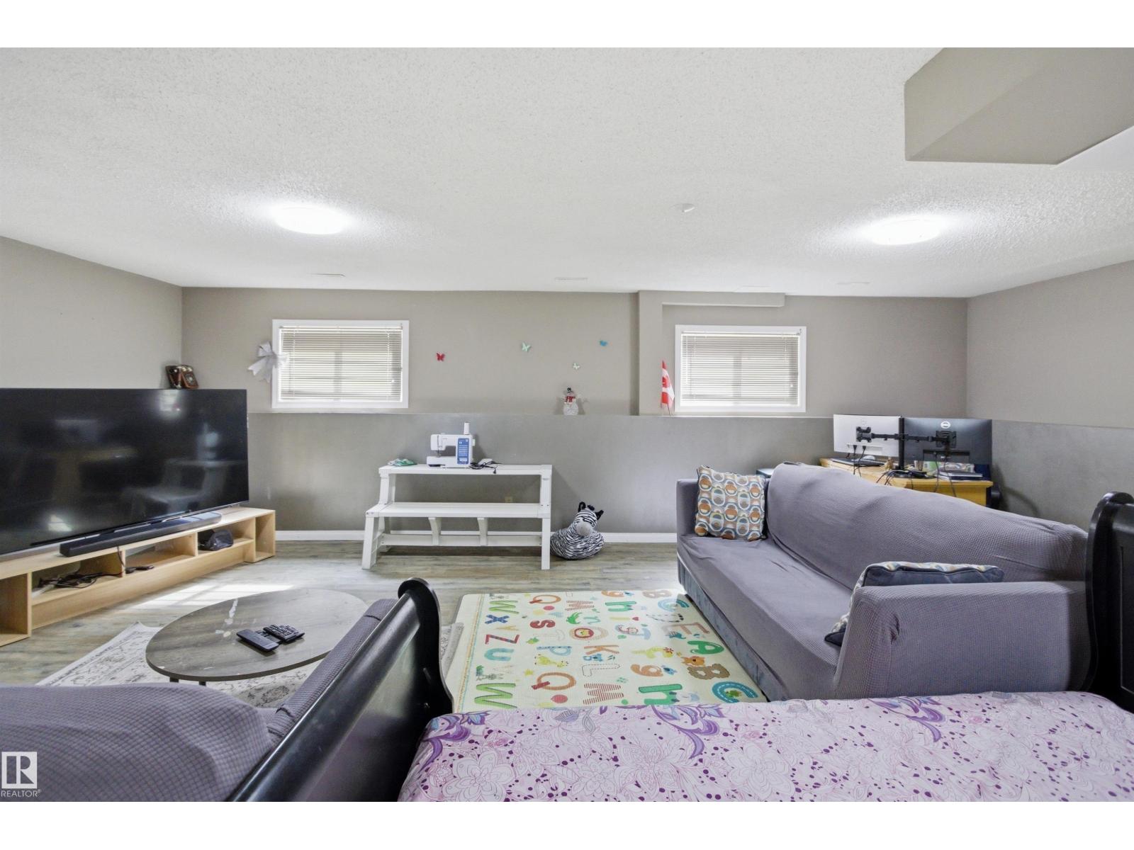 3940 33 Street NW - Photo 36