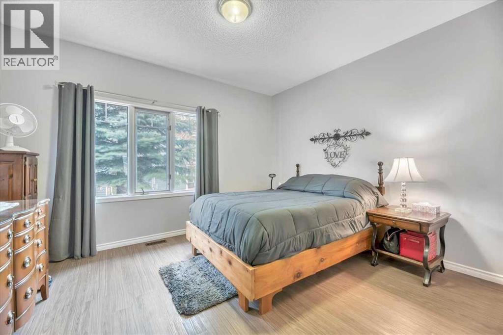 #35 72 Millside Drive SW - 22