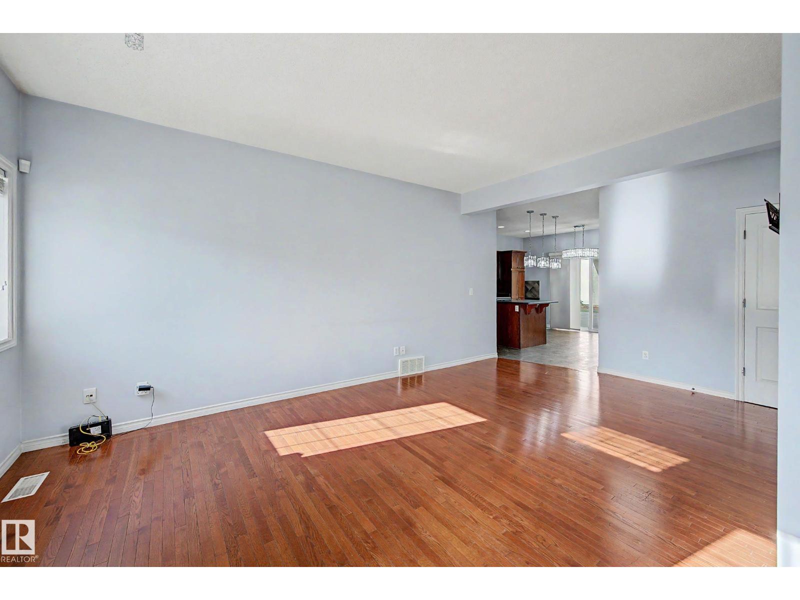 #47 13825 155 AV NW, Carlton, Edmonton photo 4