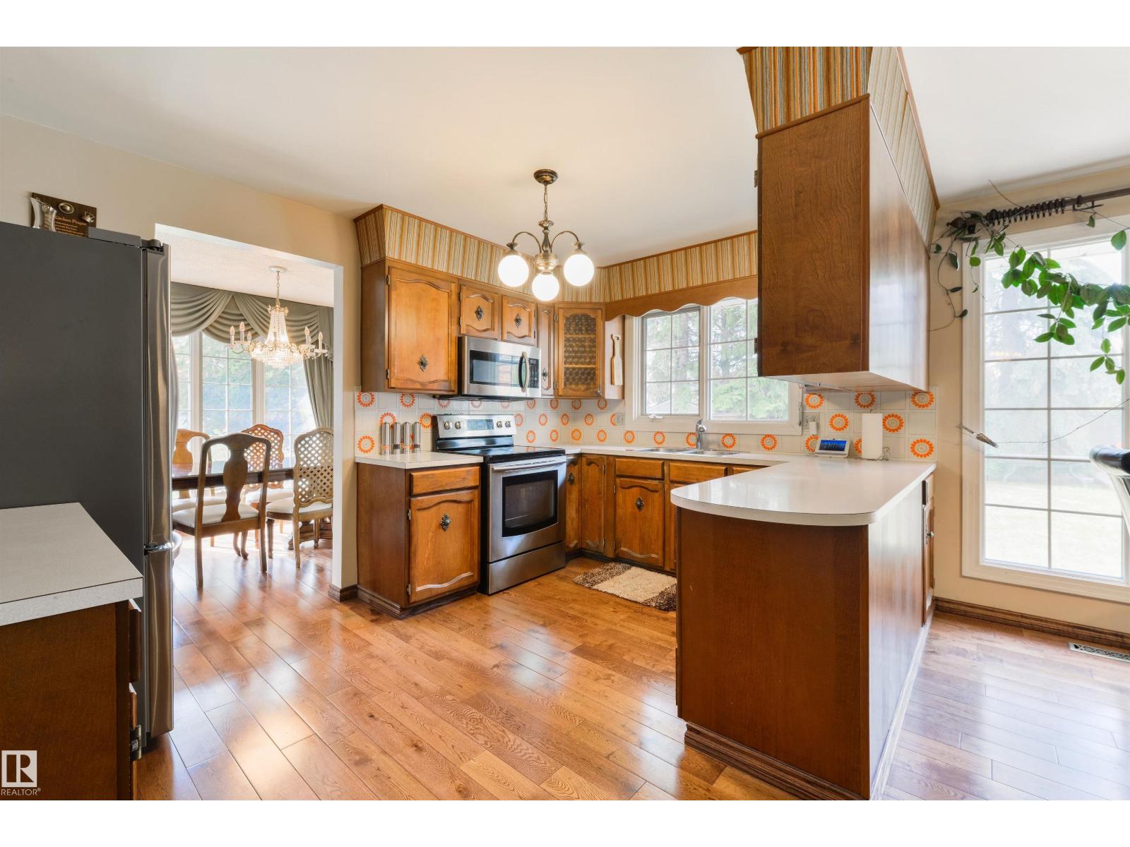 206 WOLF WILLOW Crescent NW - Photo 18