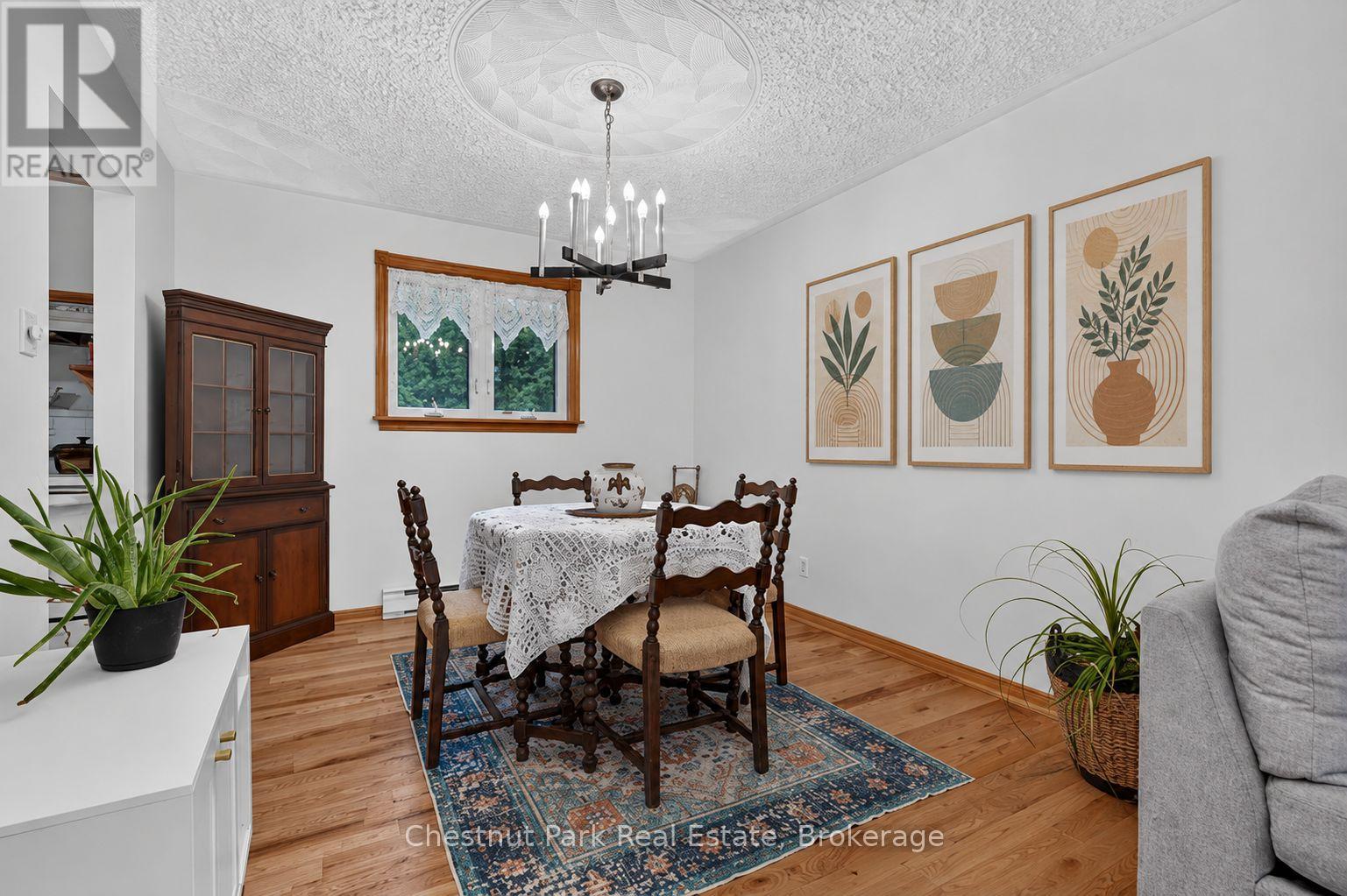 80 HUBBEL CRESCENT - 11
