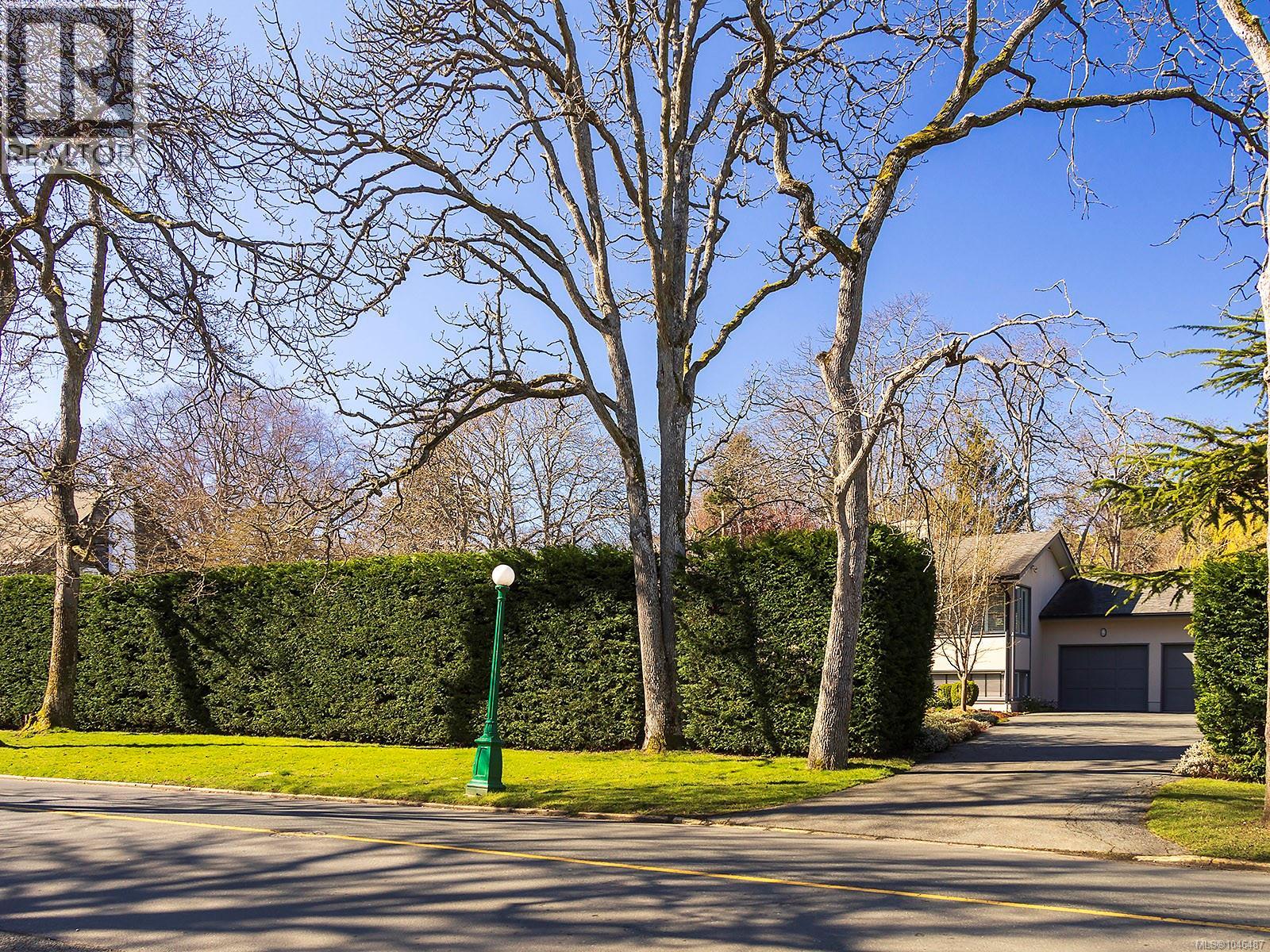 3240 Beach Dr - 2