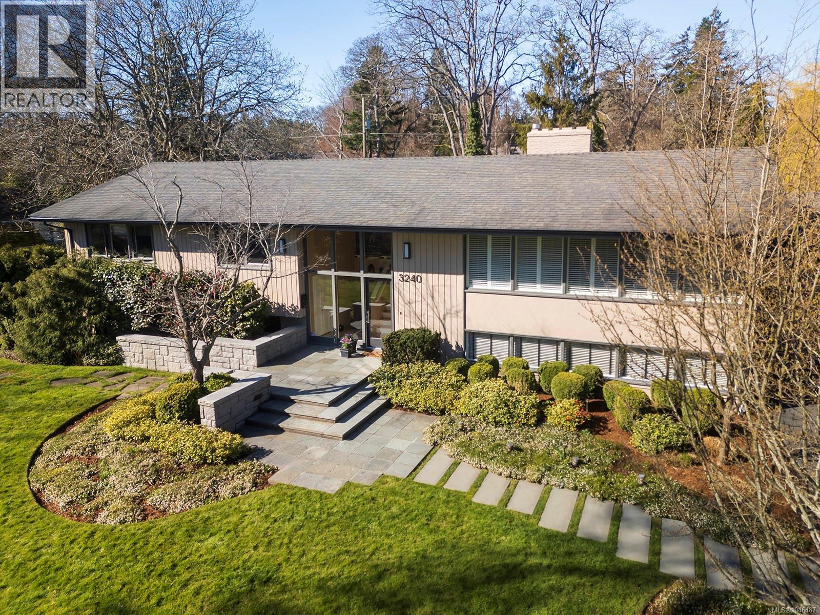  3240 Beach Drive, Oak Bay