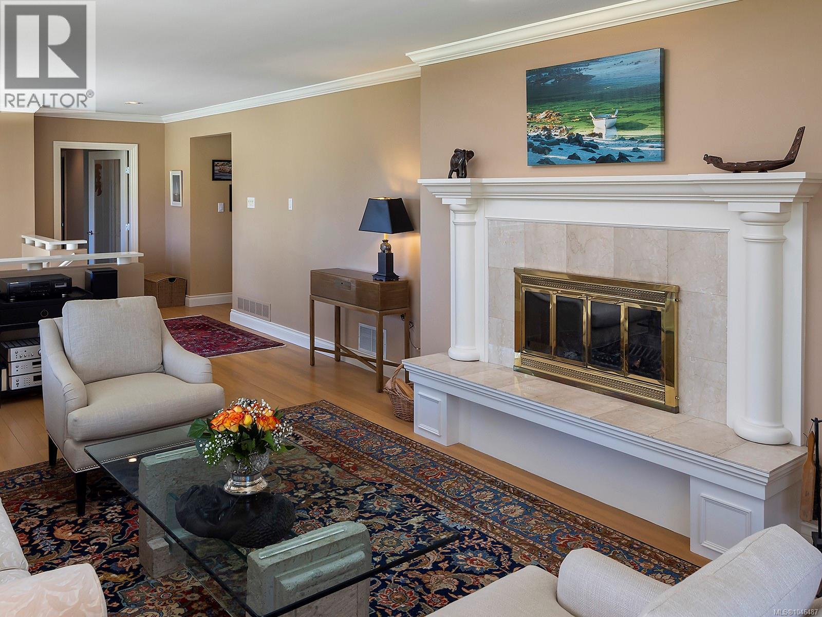 3240 Beach Dr - 9