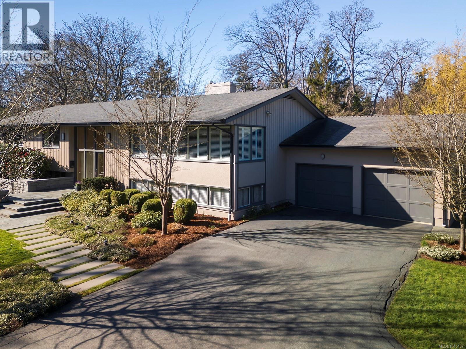 3240 Beach Dr - 41