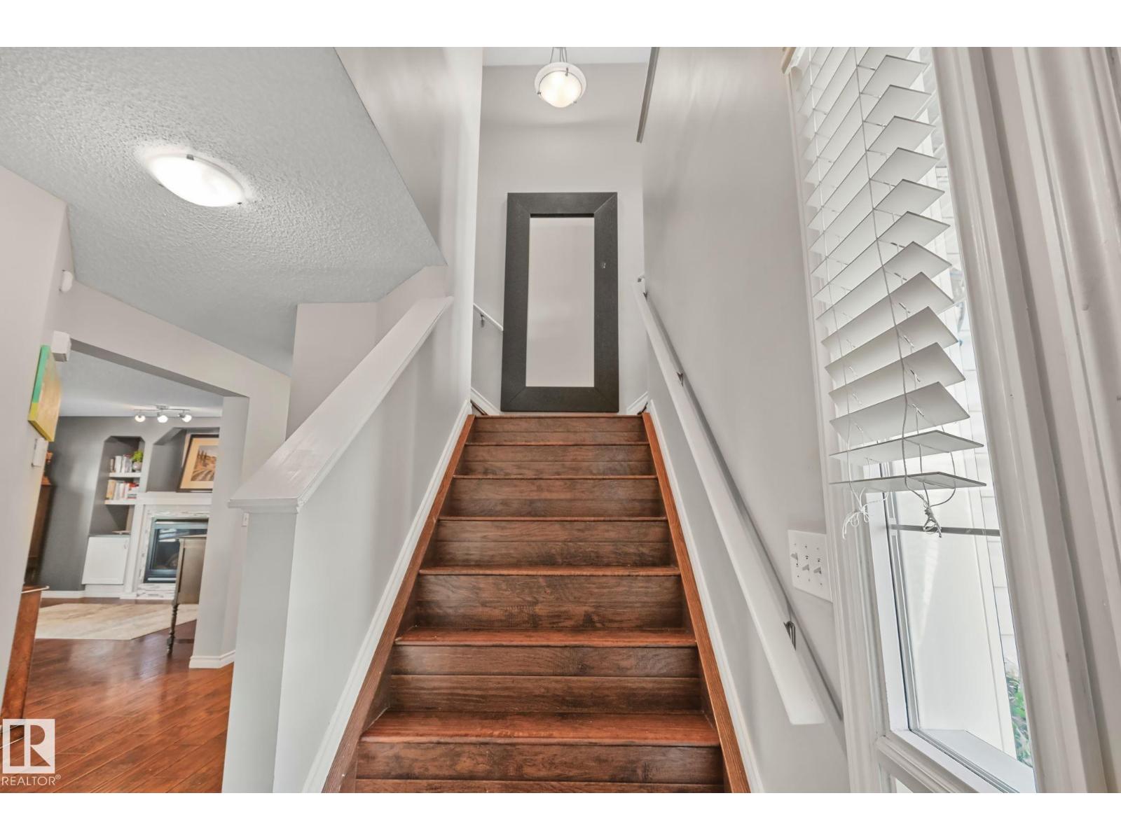 9 LANDON DR - 16