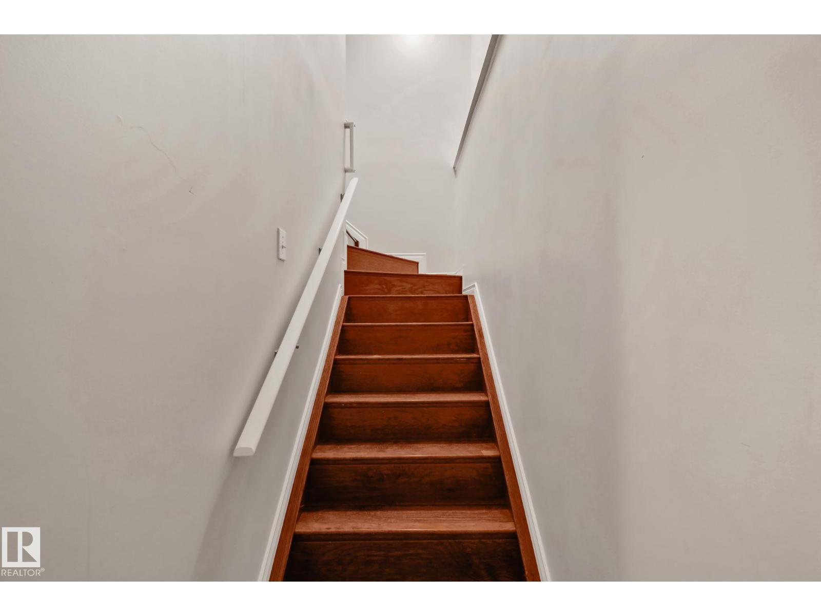 9 LANDON DR - Image 33