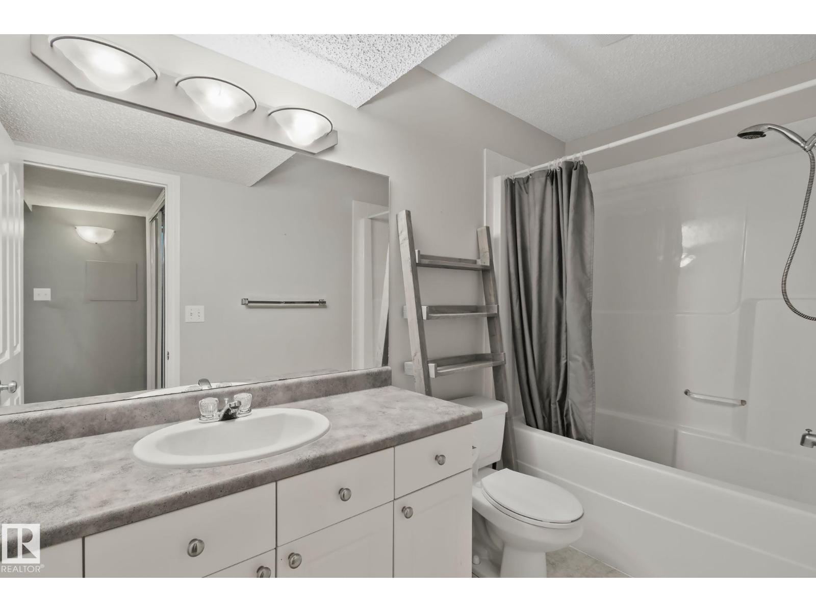 9 LANDON DR - Image 40