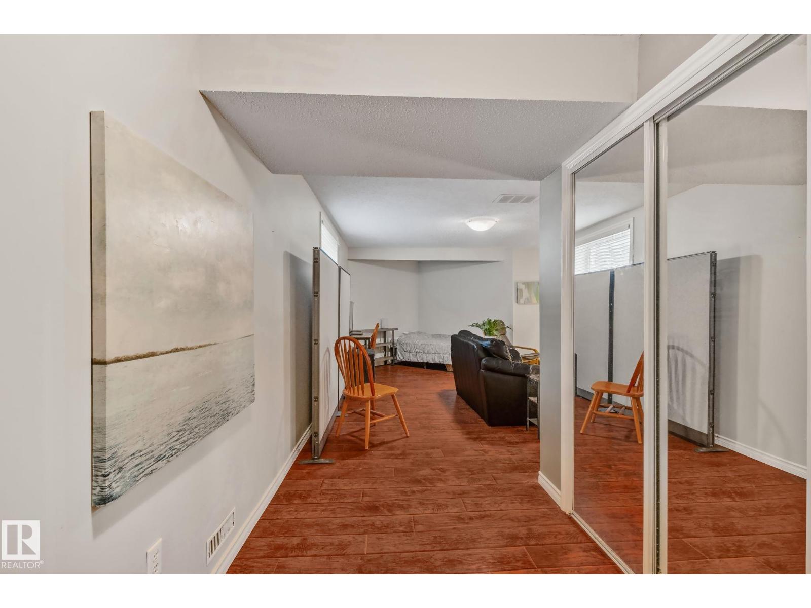 9 LANDON DR - 34