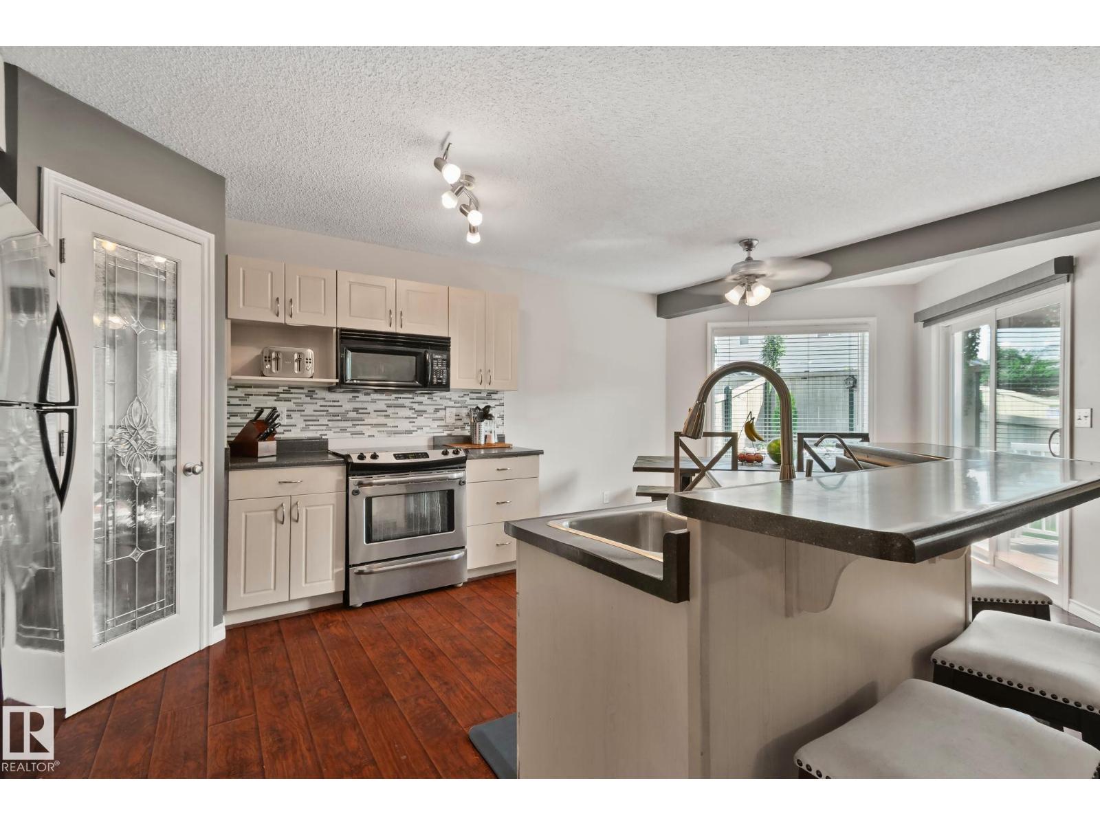 9 LANDON DR - Image 8