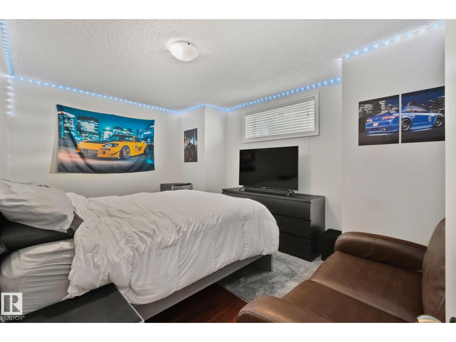 9 LANDON DR - Image 38