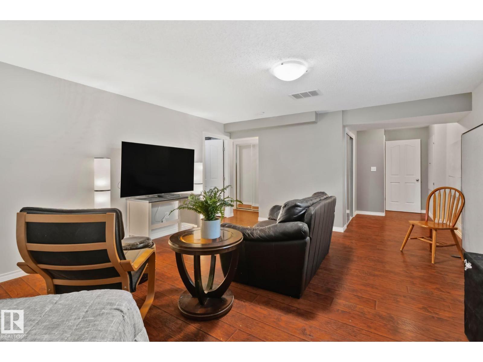 9 LANDON DR - Image 37