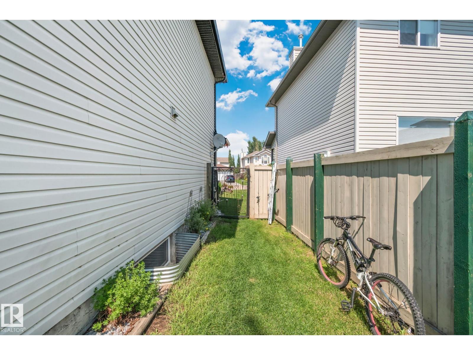 9 LANDON DR - Image 44