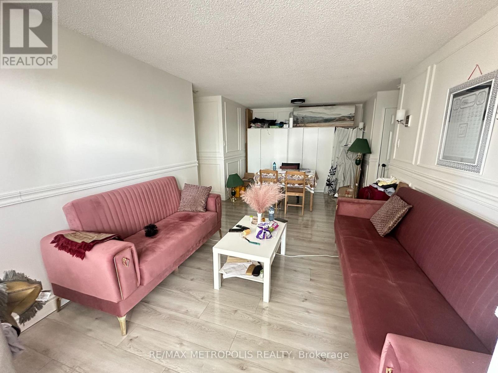 #307 350 RATHBURN ROAD W - 3