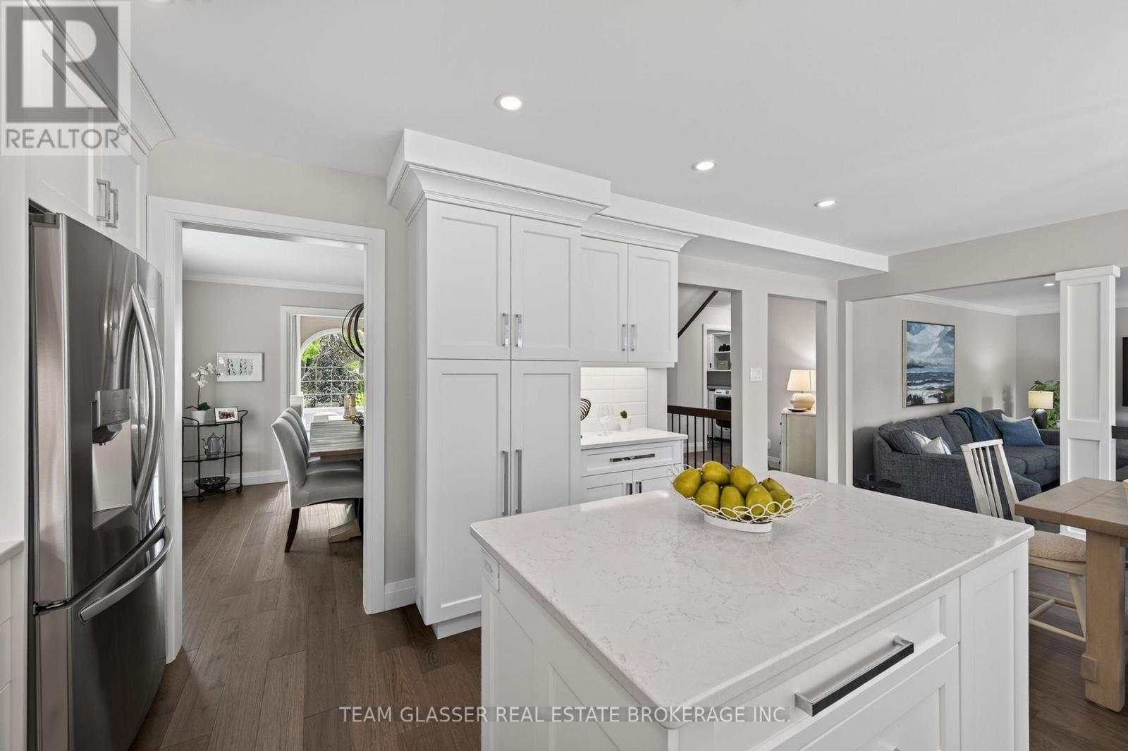 27 CHESTNUT HILL - Image 10