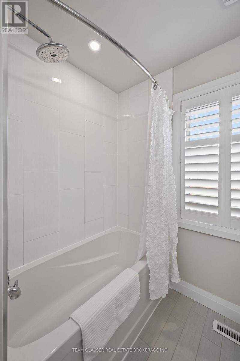 27 CHESTNUT HILL - Image 39