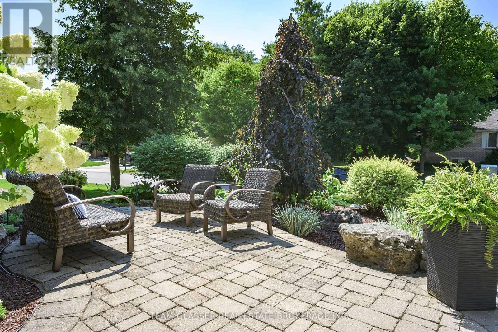 27 CHESTNUT HILL - Image 5