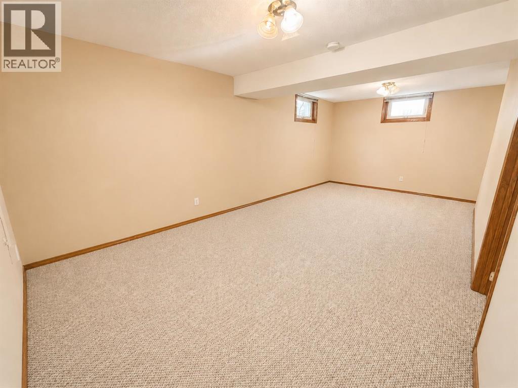 614 6 Avenue - Photo 12