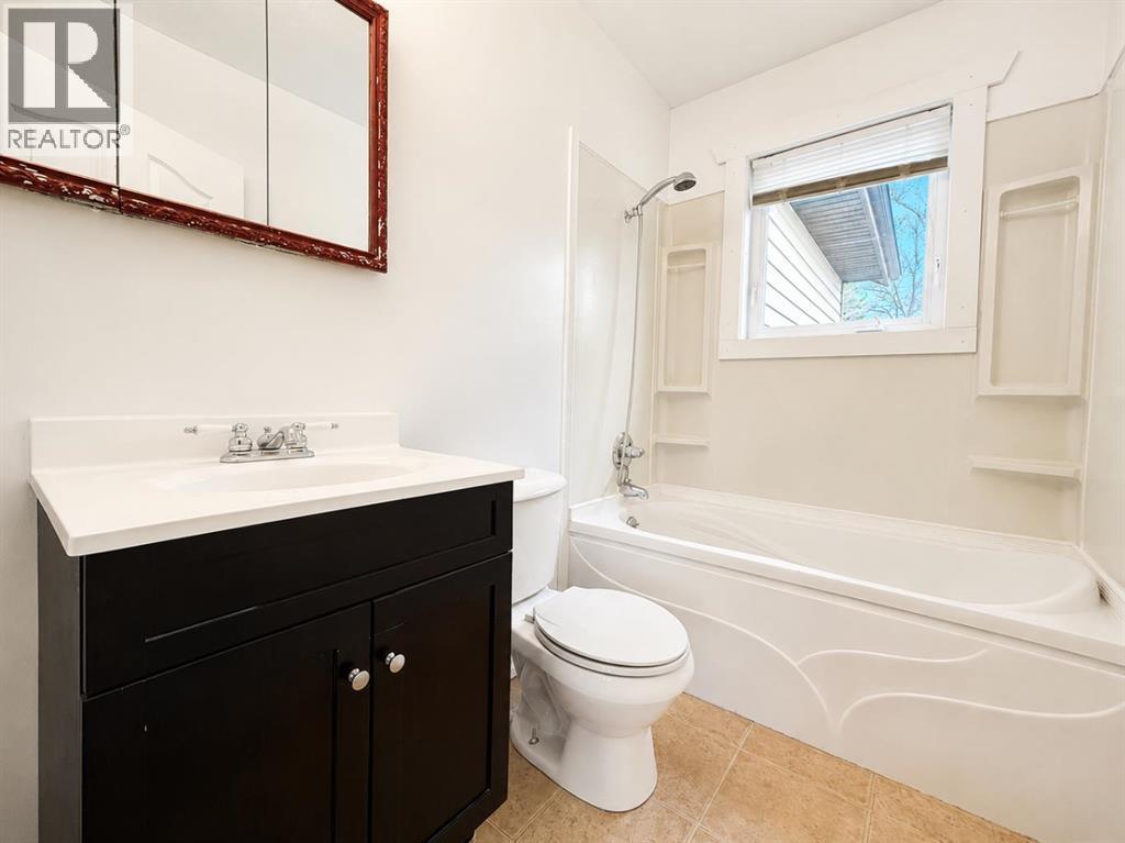614 6 Avenue - Photo 8