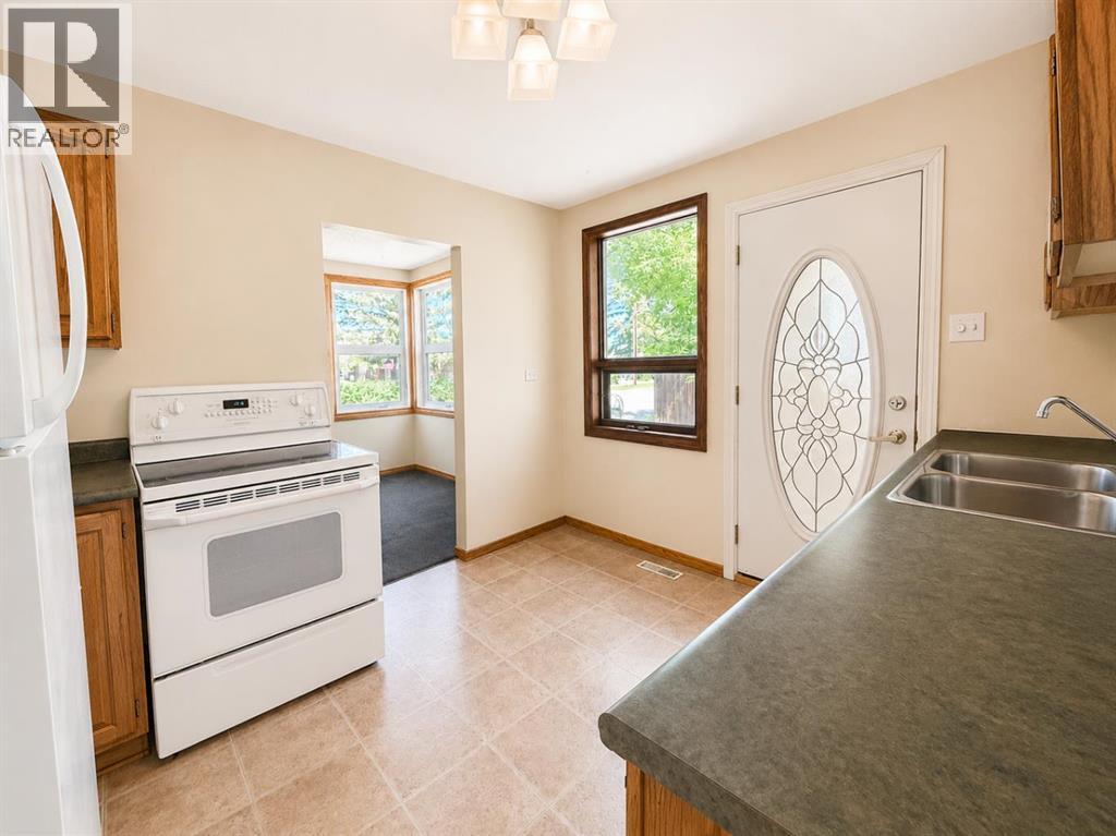 614 6 Avenue - Photo 5