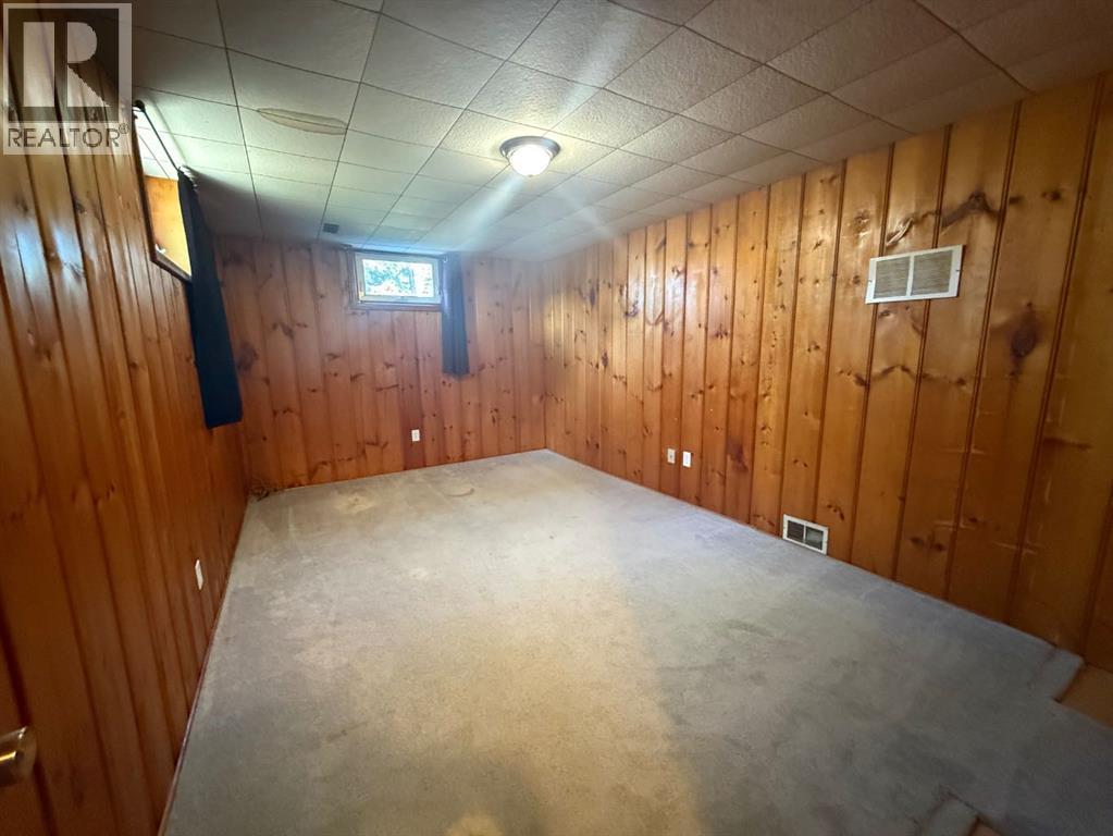 614 6 Avenue - Photo 13