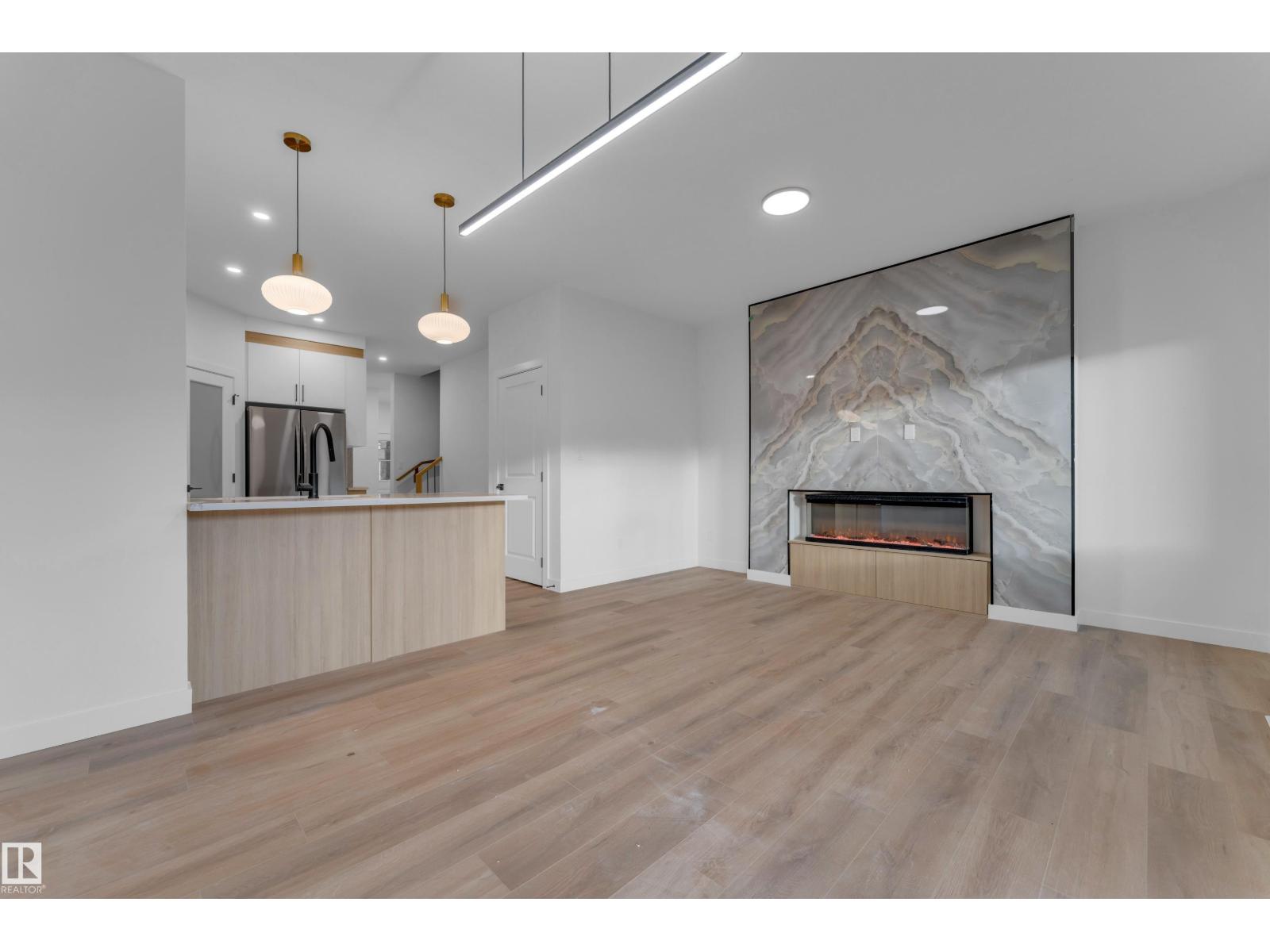 220 24 ST SW - 16