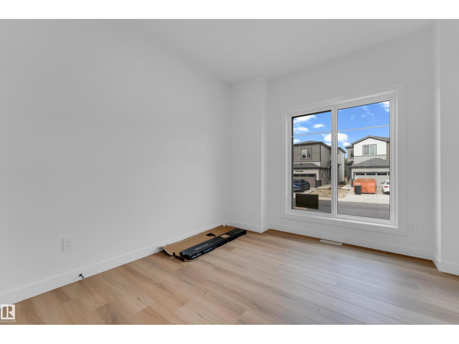 220 24 ST SW - 8