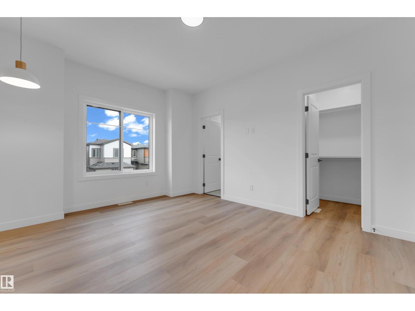 220 24 ST SW - 28