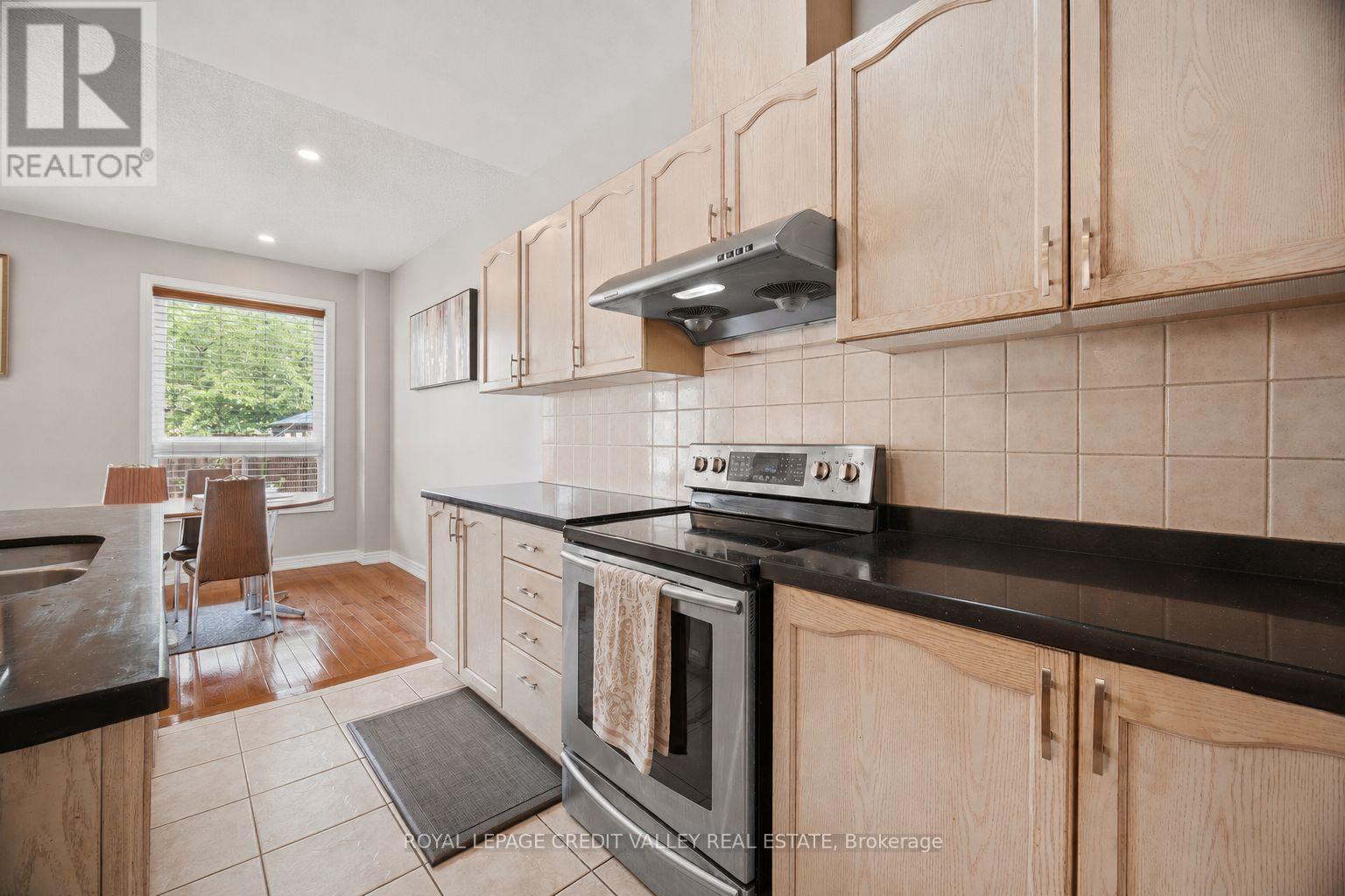 7443 RUSSIAN OLIVE CLOSE - 12
