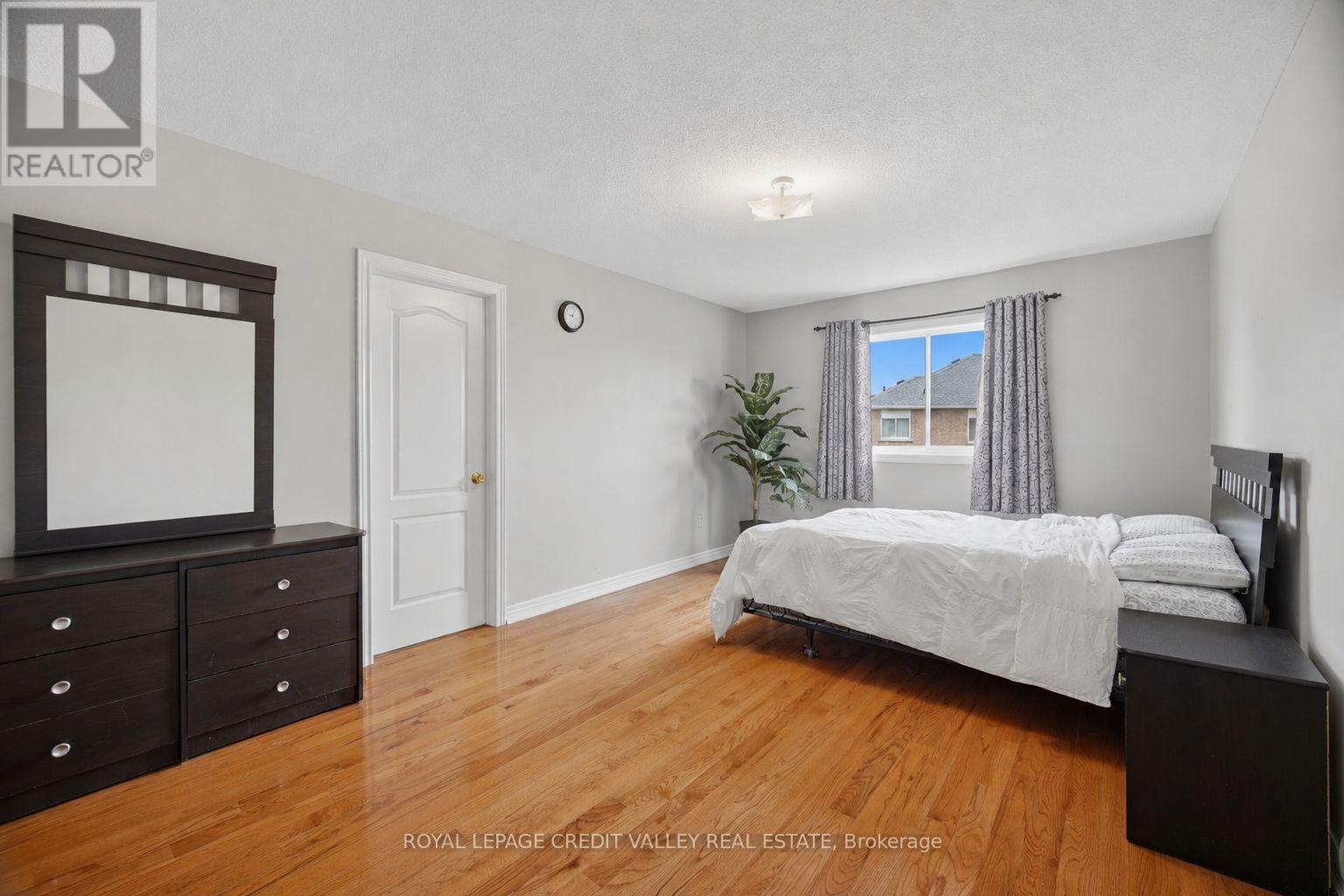 7443 RUSSIAN OLIVE CLOSE - 25