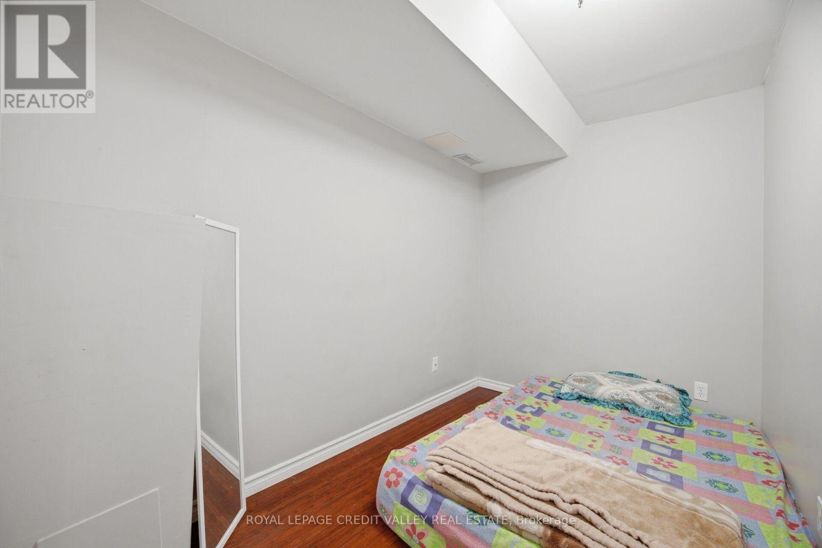 7443 RUSSIAN OLIVE CLOSE - 44