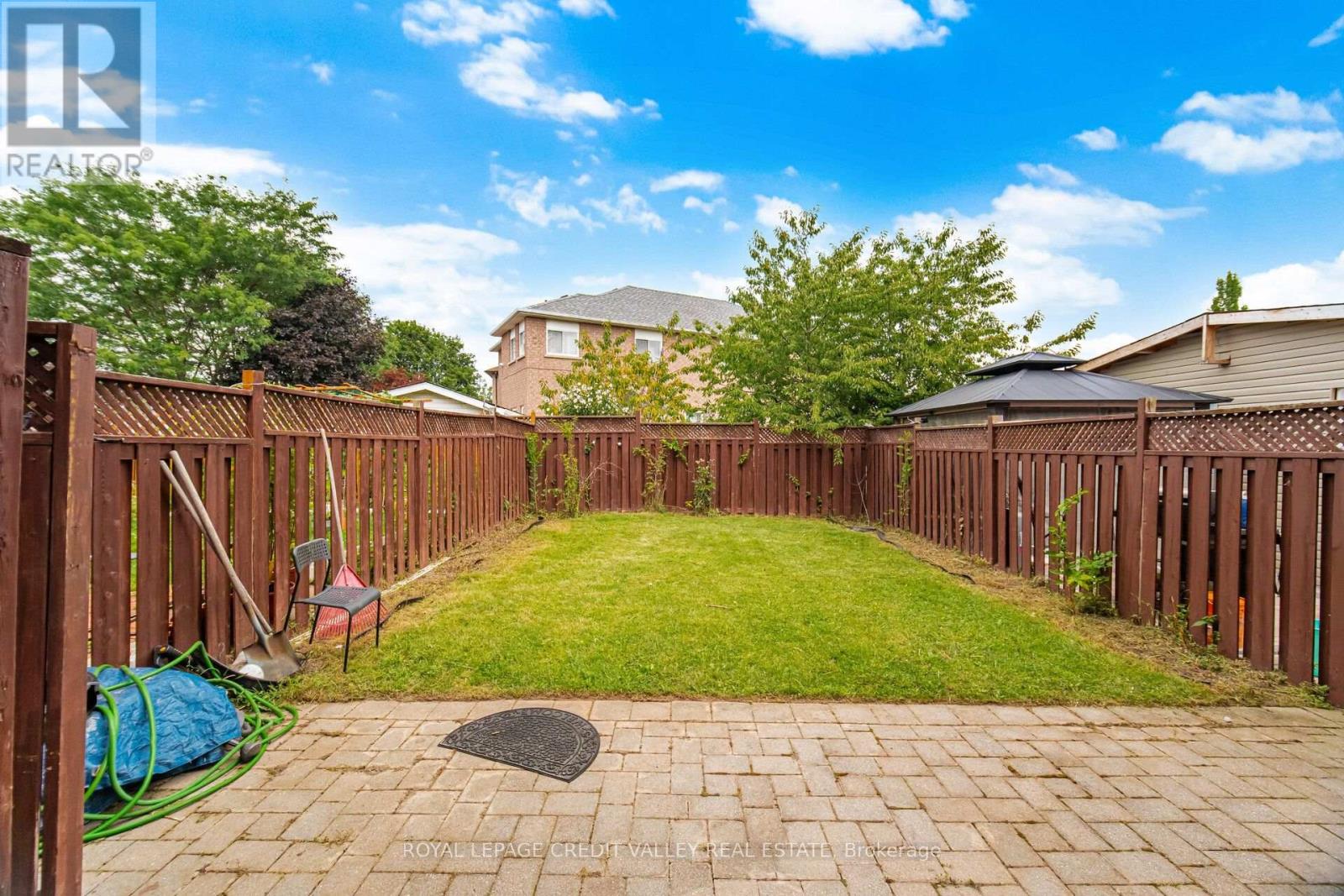 7443 RUSSIAN OLIVE CLOSE - 47