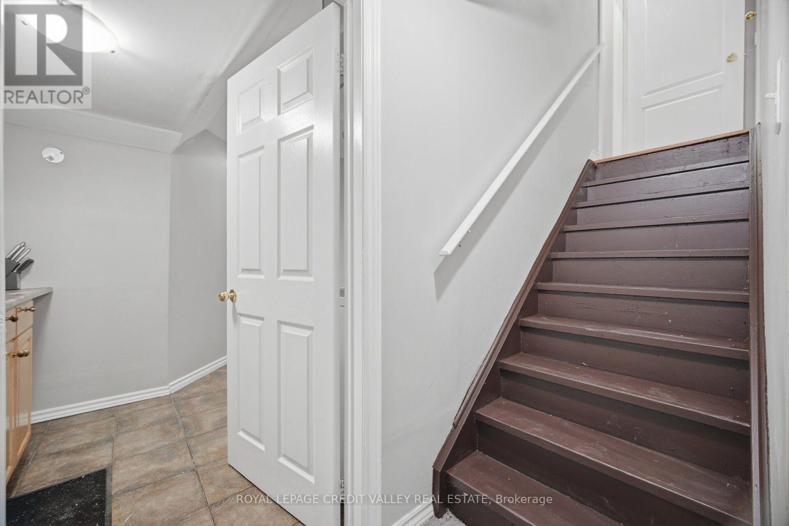 7443 RUSSIAN OLIVE CLOSE - 50