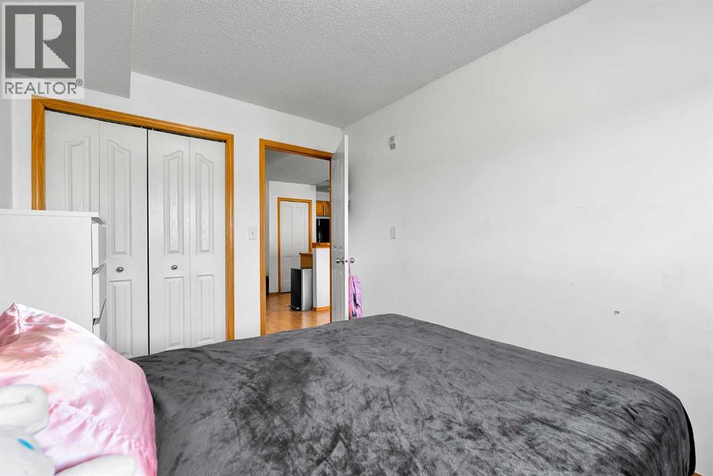 #218 92 Saddletree Court NE - 20