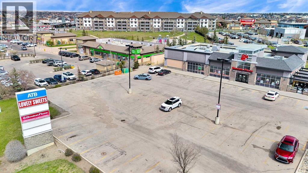 #218 92 Saddletree Court NE - 38