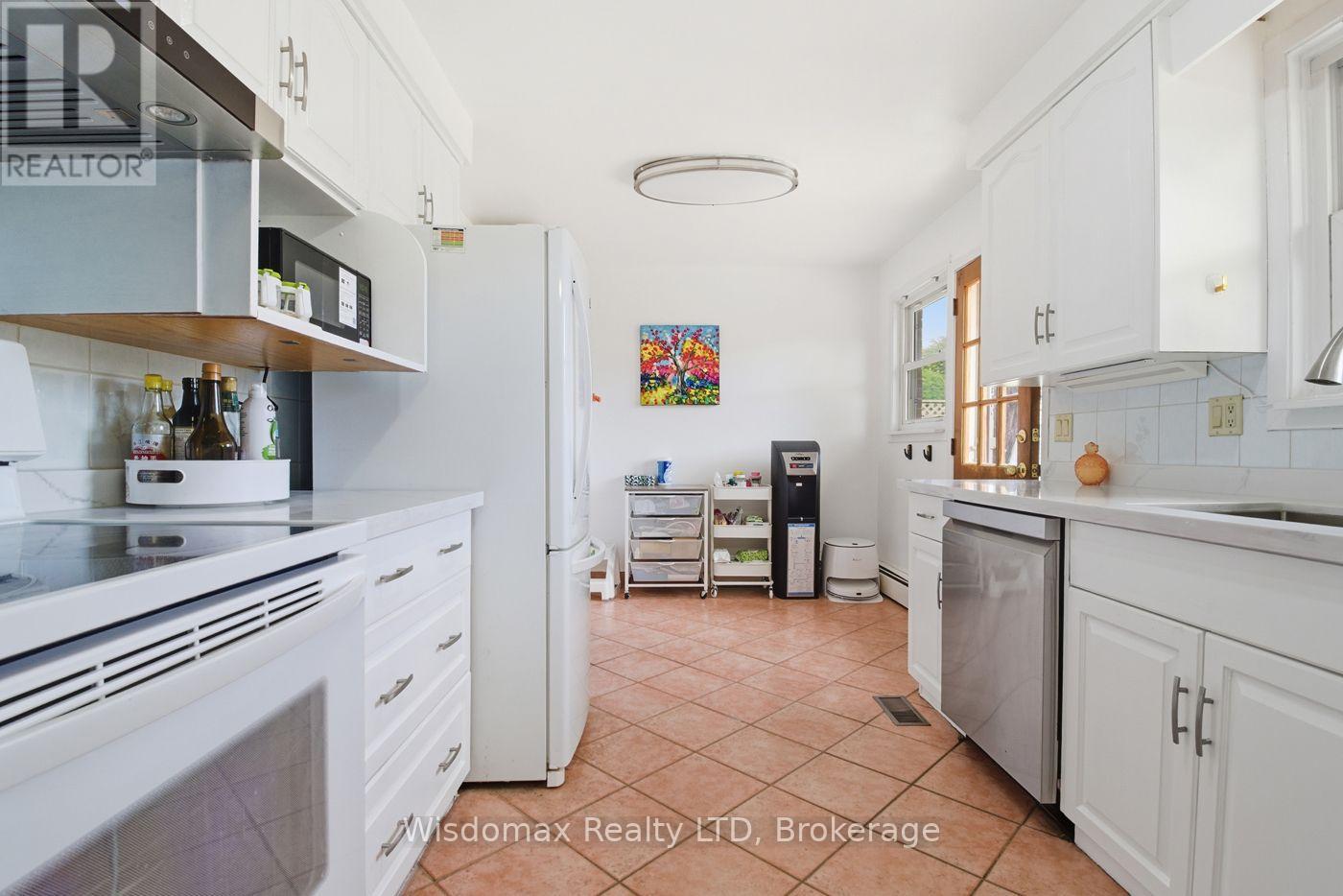 3384 BAKER CRESCENT - 12