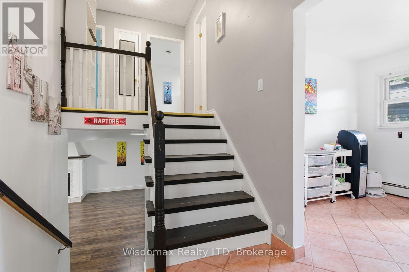 3384 BAKER CRESCENT - 17