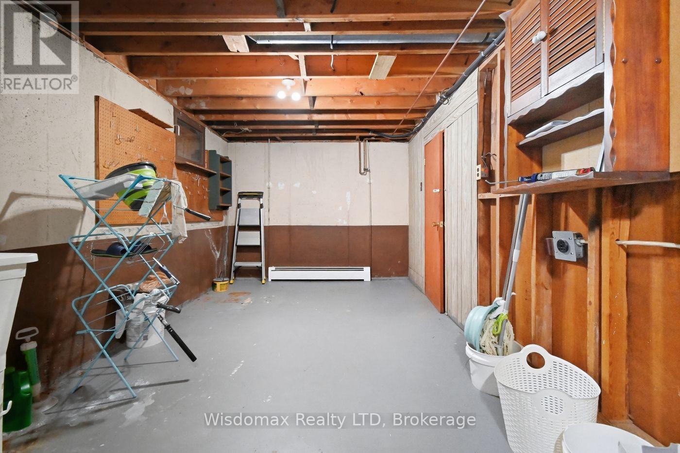 3384 BAKER CRESCENT - 31