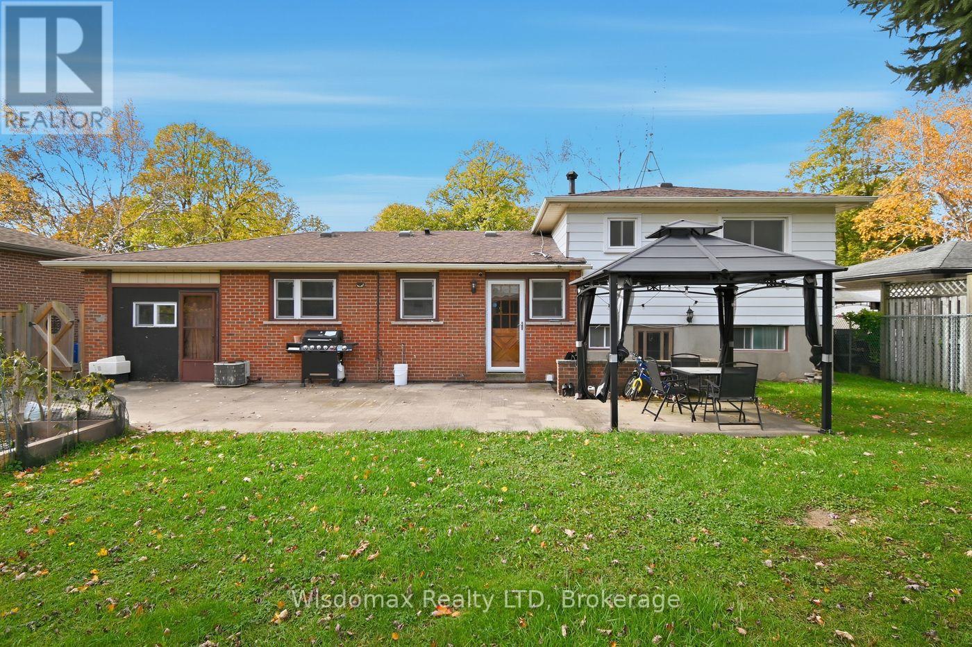 3384 BAKER CRESCENT - 37