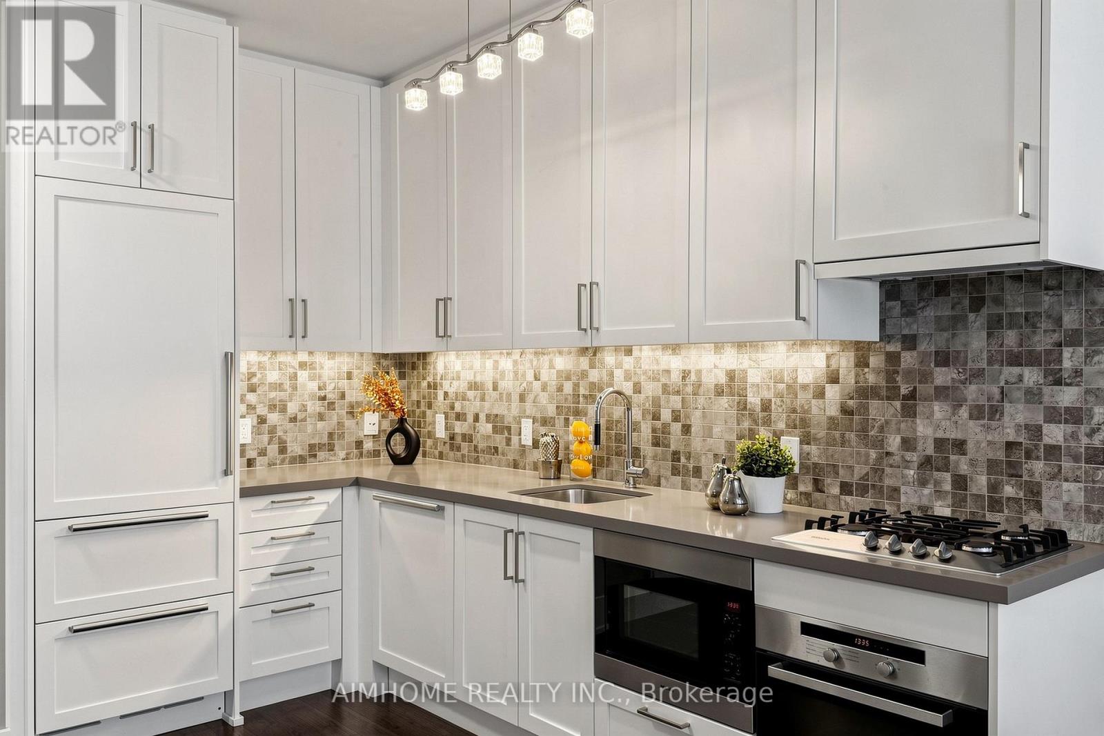#328 39 QUEENS QUAY - 10