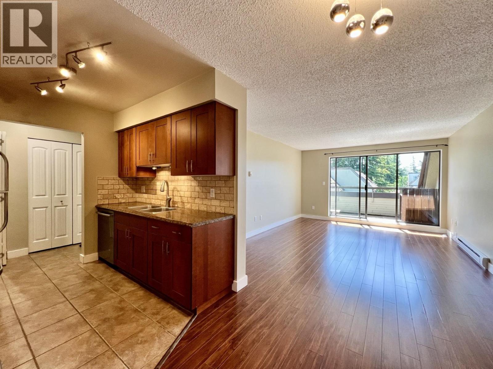401 1210 PACIFIC STREET, Coquitlam — photo 2